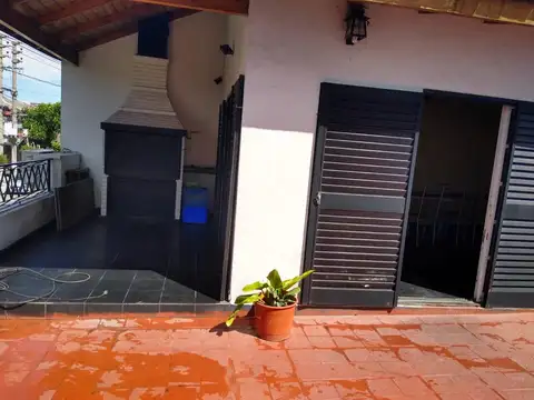 CASA 3 AMB. RAMOS MEJIA