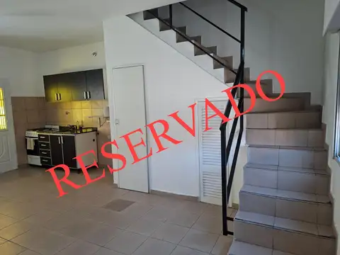 Depto Tipo Casa en Alquiler de 3 ambientes
