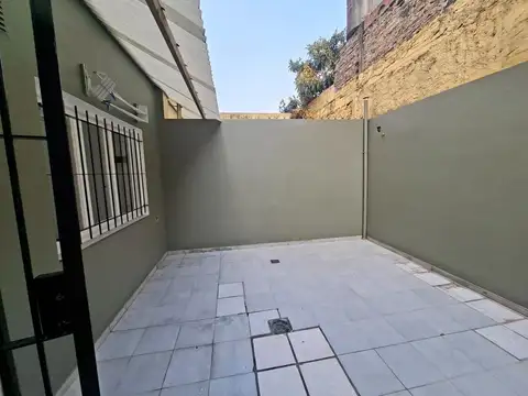 Depto Tipo Casa 3 ambientes con 2 baños