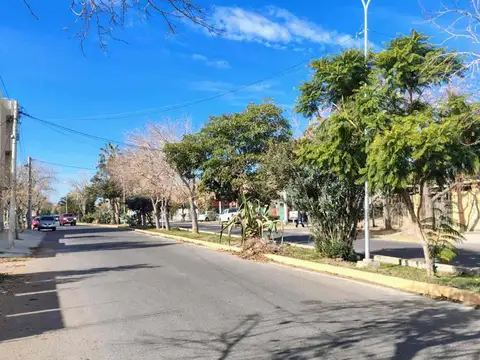 1.869 M2  GRAN TERRENO EN CAPITAL CON DOBLE FRENTE