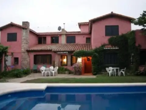 Se vende en La Cumbre Apart-Hotel Casona centrica