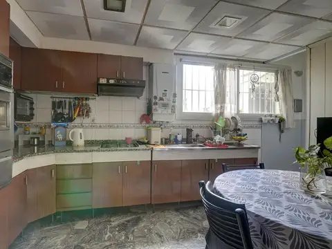 Departamento en dos pisos en Monte Castro venta