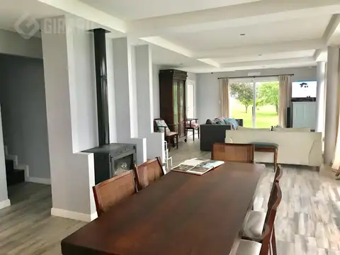 Venta de Casa 5 ambientes en barrio arenas del sur