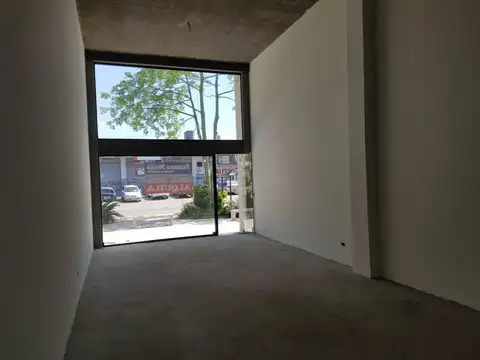 Primera Junta 100, Piso PB