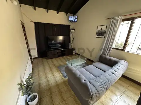 Casa en Venta con 4 cocheras