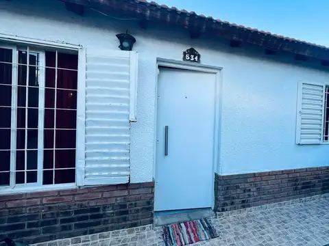 Casa 3 ambientes con 2 baños