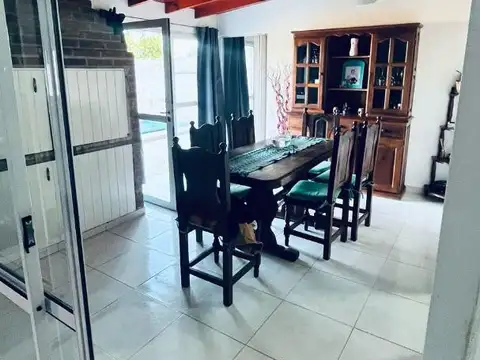 Casa 3 ambientes con 2 baños