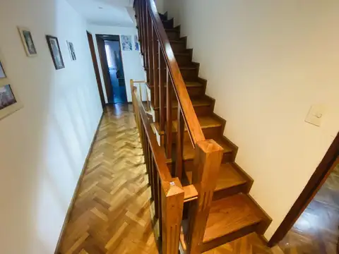 Casa en Venta con 4 cocheras