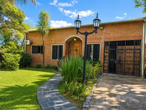 VENTA Casa 4 amb | 1000 m de Parque + Pileta | Benavidez