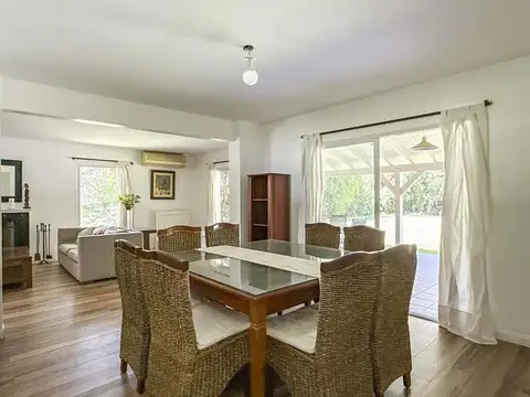 Casa 6 ambientes con 1 baño