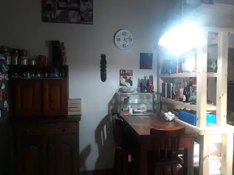 Casa 4 ambientes con 1 baño