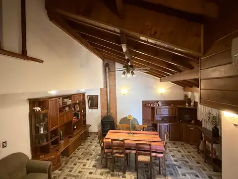 Depto Tipo Casa 4 ambientes con 2 baños