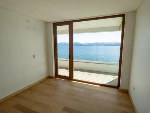 Venta Bariloche Departamento 3 ambientes amplio con vistas al lago.