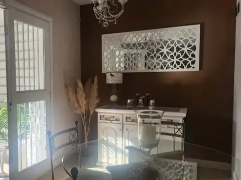 Casa en venta c/ cochera en Del Viso