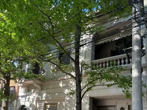 Oficina 5 ambientes con 2 baños