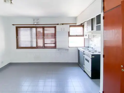 Departamento en Alquiler en San Isidro Vias / Rolon, $ 500.000
