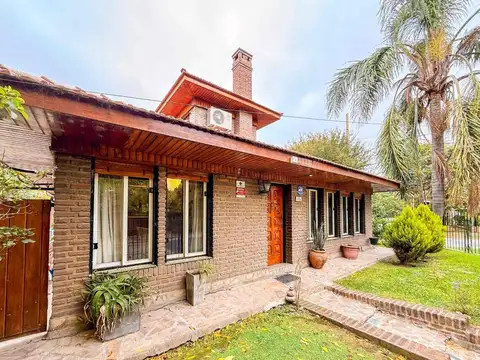 CASA EN VENTA GONNET 3 DORMITORIOS CON PILETA