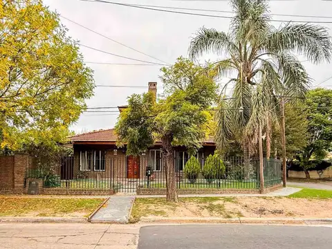 Casa en Venta en Manuel B Gonnet, USD 225.000
