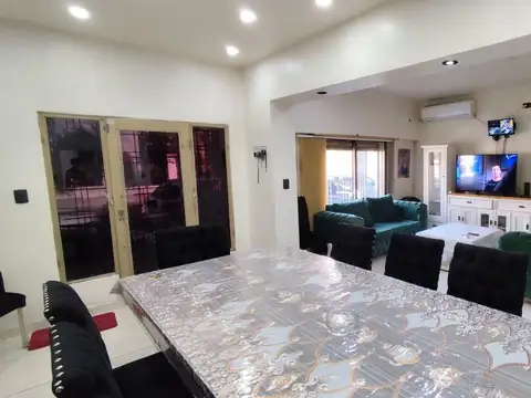 Depto Tipo Casa 4 ambientes con 3 baños