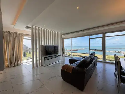 SEMIPISO DE 5 AMBIENTES CON VISTA AL MAR, AL GOLF Y CIUDAD.