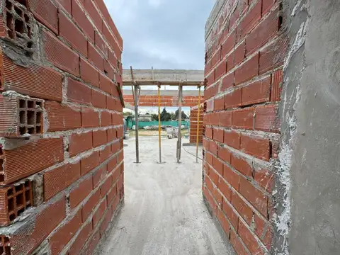 Casa 4 ambientes con 2 baños