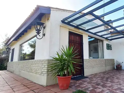 2 VIVIENDAS + LOCAL COMERCIAL EN TERRENO ESQUINA