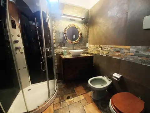 2 VIVIENDAS + LOCAL COMERCIAL EN TERRENO ESQUINA