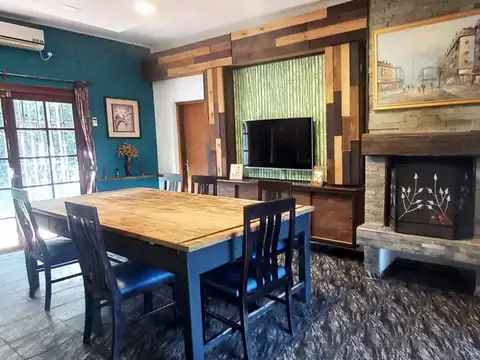 Casa 5 ambientes con 2 baños