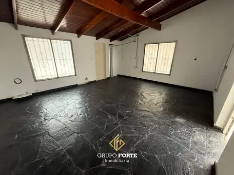 Casa en Alquiler con 1 cochera
