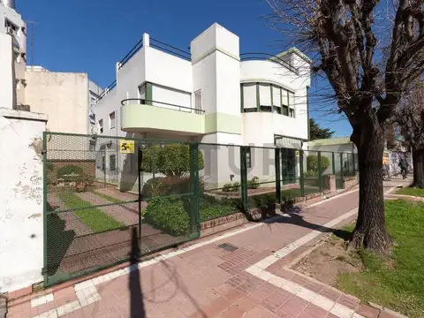 VENTA POLICONSULTORIO en RAMOS MEJÍA - Acepta permuta