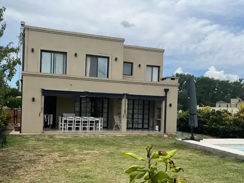 Casa en alquiler en el Barrio Privado San Pablo