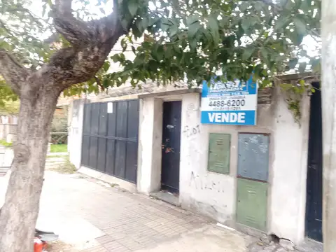 lote de 450 m2 con tres departamentos a reciclar