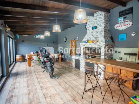 Casa 4 ambientes con 2 baños