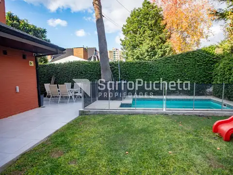 Casa en Venta con 2 cocheras