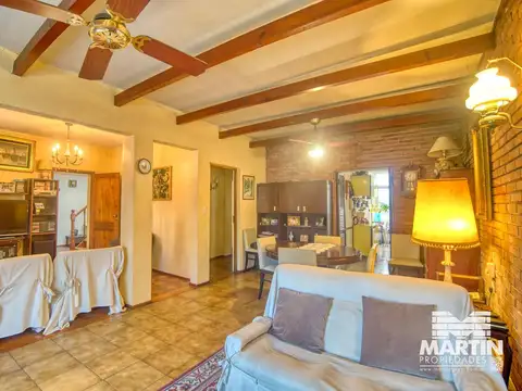 Casa 6 ambientes con 3 baños