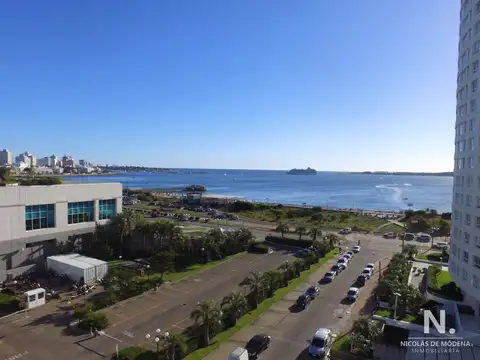 Departamento en Venta en Playa Mansa, USD 184.000