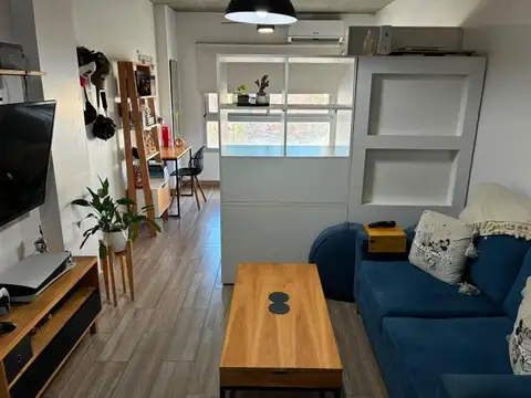 Hermoso y amplio monoambiente al frente, bien ubicado, sobre Av Mitre en edificio nuevo. Muy iluminado
