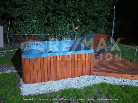 Casa en Alquiler con 2 cocheras