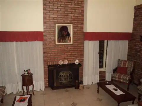 Casa 7 ambientes con 4 baños