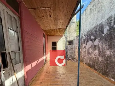 Casa en Venta con 3 cocheras