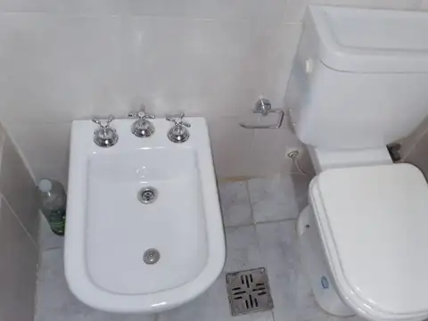 luminoso dos ambientes en alquiler Caseros