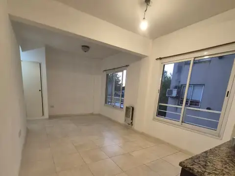 Departamento en Alquiler en Ciudad Jardin del Palomar, $ 350.000