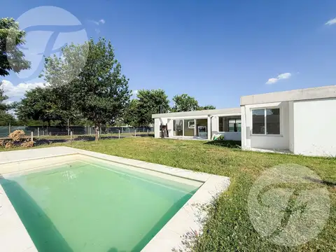 Casa a estrenar cuatro ambientes en Prados del Oeste, Moreno.