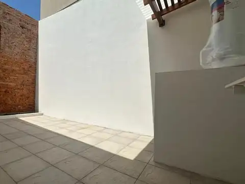 Depto Tipo Casa en Venta en Tolosa, USD 85.000