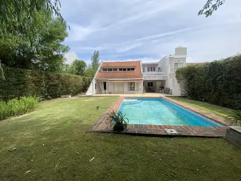 Casa en Venta, 4 Ambientes, en Barrio Nautico, Escobar, GBA Norte