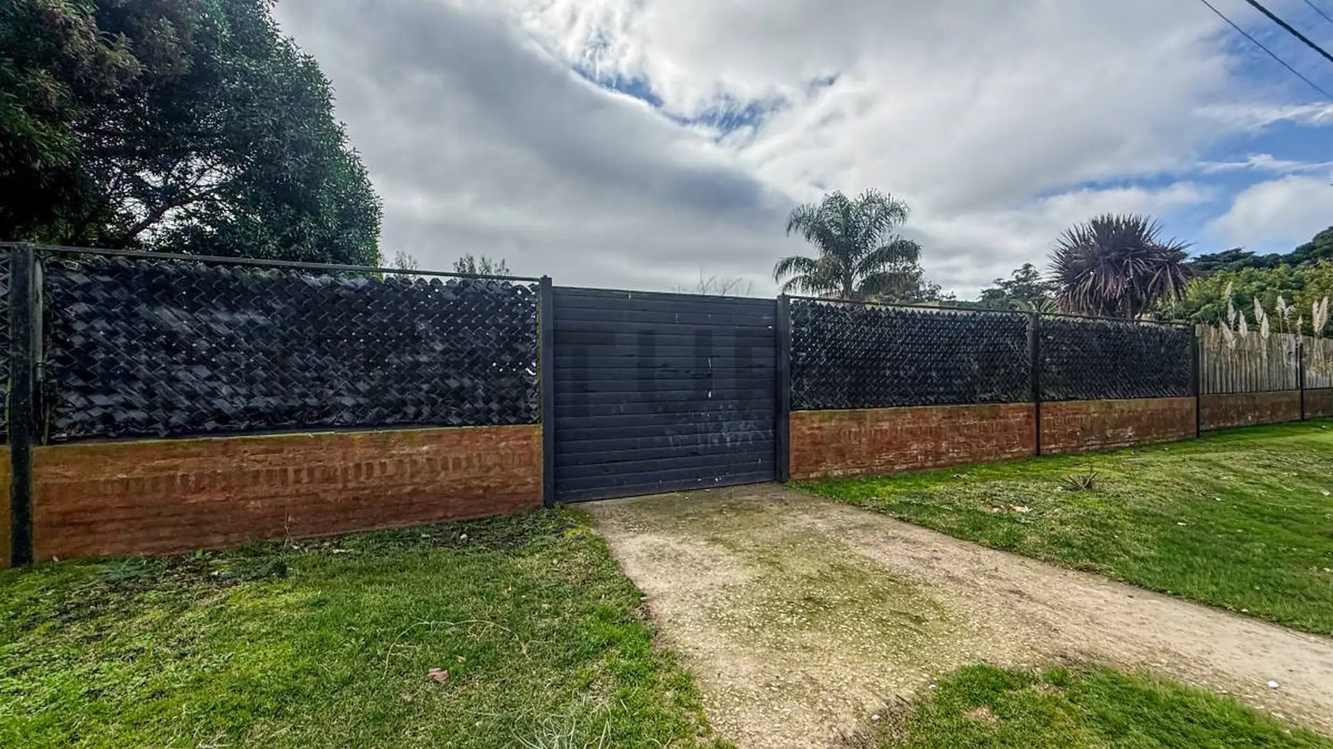 VENTA CASA 4 AMBIENTES BARRIO SOSIEGO