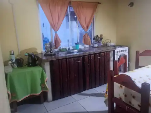 Casa 4 ambientes con 1 baño