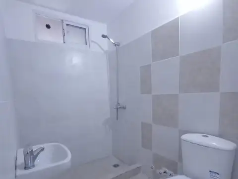 Casa 2 ambientes con 1 baño