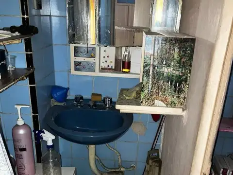 LOCAL 50m2 2 BAÑOS SALÓN Y ENTRE PISO IDEAL OFICINA