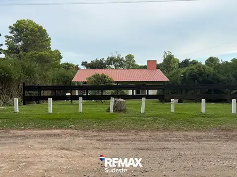 CASA CON ESPECTACULAR PARQUIZADO PEHUEN CO